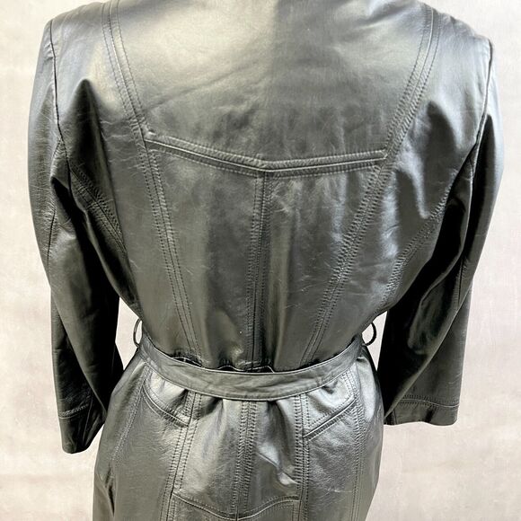 Elegant Black Leather Belted Jacket - Picture 5 of 12